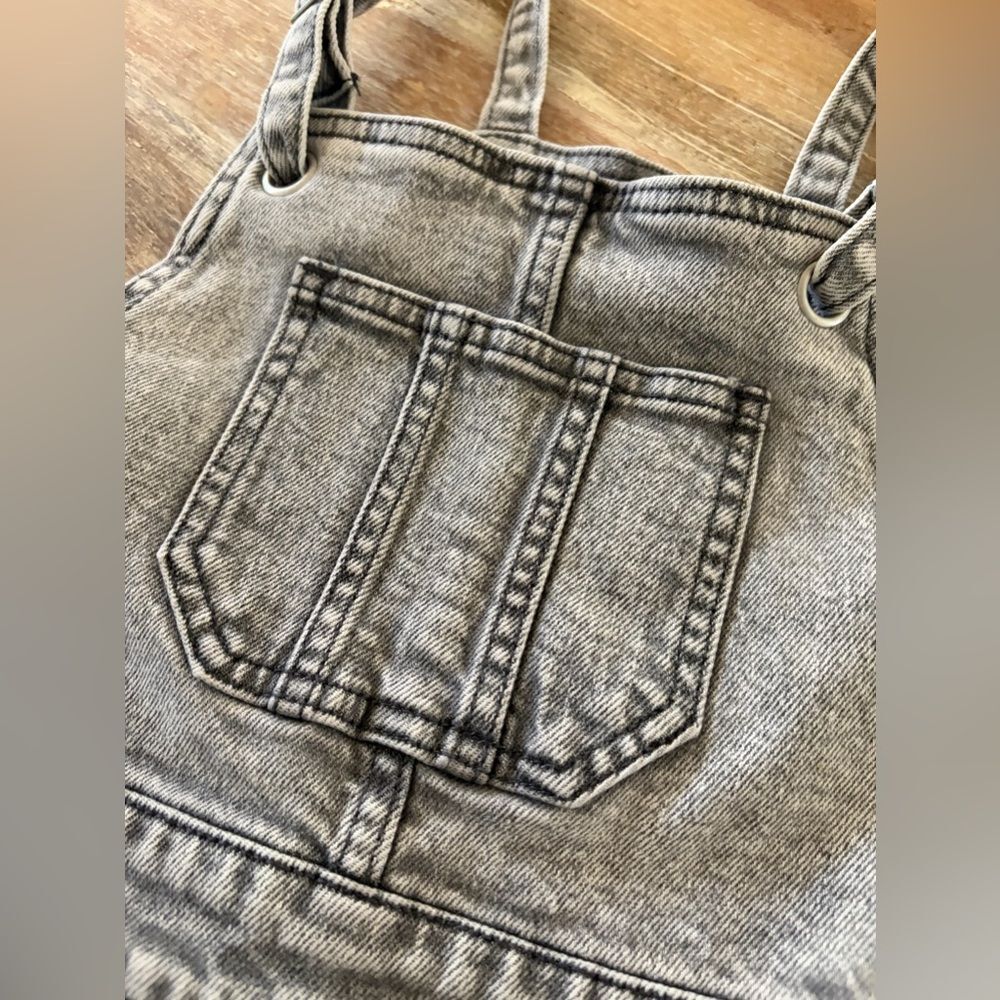 Cat & Jack Girls Overall Dress / Skirt in Gray Wash Denim, Size XS 4/5 - Picture 7 of 9